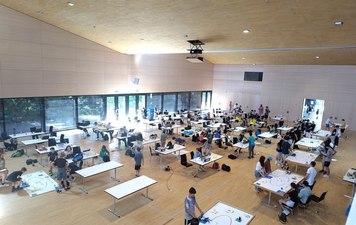 Roboter-AG meistert die School Robotics Challenge!