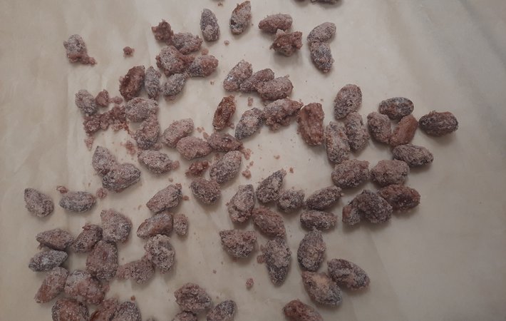 Zuckerkristalle und Zimtduft